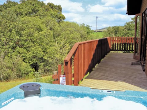 Hot tub | Woodside Lodge, Nr. Llandrindod Wells