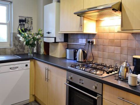 Kitchen | 10 Elm Court - Greta Grove Apartments, Keswick