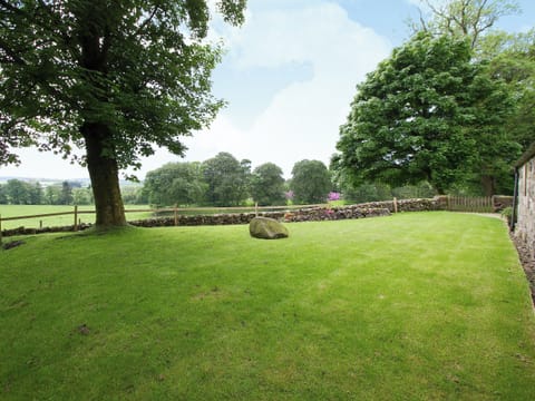 Spacious enclosed garden | Tullibole Castle Longhouse, Crook of Devon
