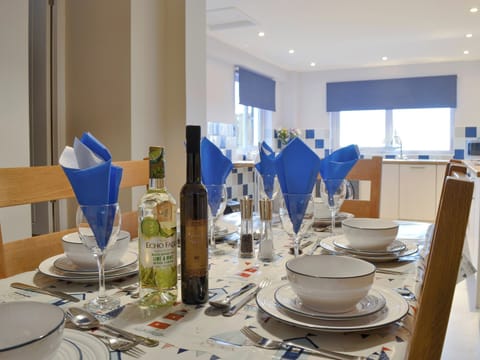 Convenient dining area | Montrose, New Quay
