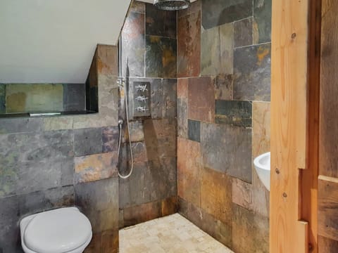 Ground floor wet room | Annies Cottage, Edinbane, near Portree