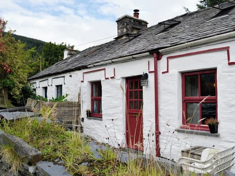 Charming cottage | Bryn Rhos Goch, Cwm Penmachno, near Betws-y-Coed