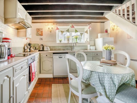 Kitchen/diner | Ty Ysgubor - Cefn Gorwydd Cottages, Gowerton, Gower
