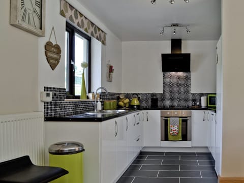 Kitchen | River Cottage - Mill Farm Holiday Cottages, Heyope, near Knighton