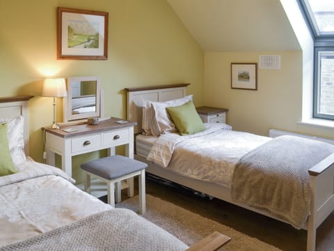 Comfortable twin bedroom | Alnwick Old Brewery Apartment, Alnwick