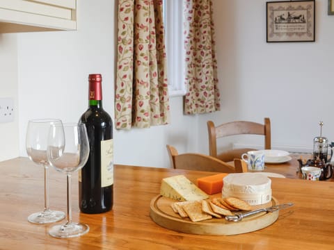 Convenient informal dining area within kitchen | The Coach House, Alford