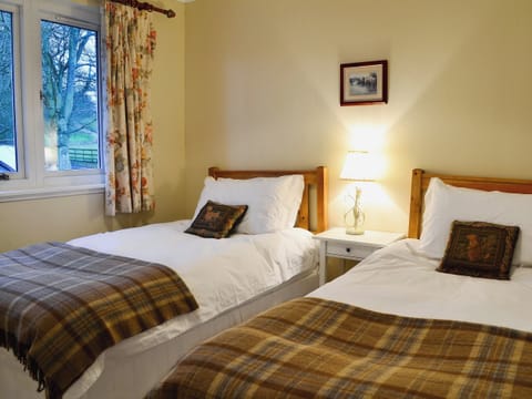 Twin bedroom | Melgund Glen Lodge, Minto, near Hawick