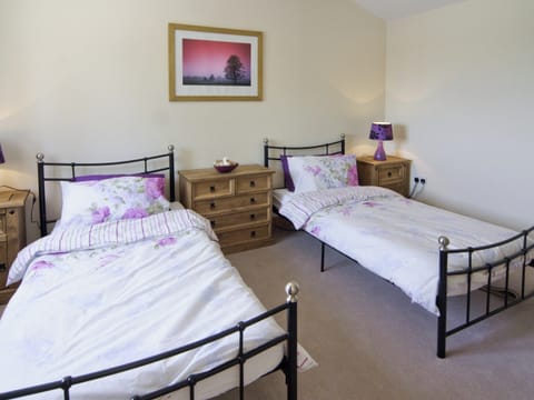 Twin bedroom | Cefnaire Isaf, Newtown