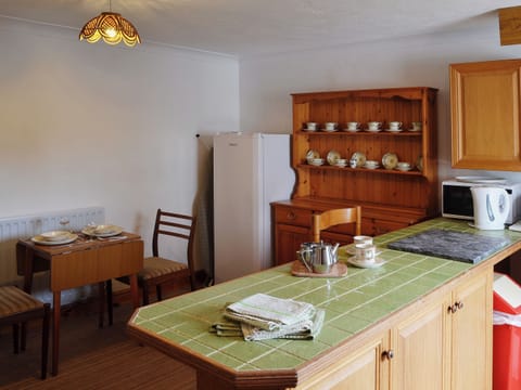 Lovely kitchen diner | Glan-Mor, Pwllheli