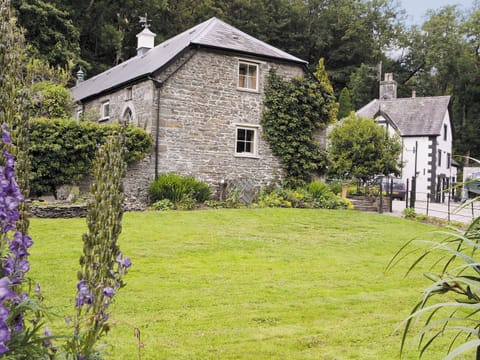 Exterior | Game Keepers, Llangadog