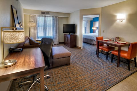 Suite, 1 Bedroom | In-room safe, desk, soundproofing, iron/ironing board
