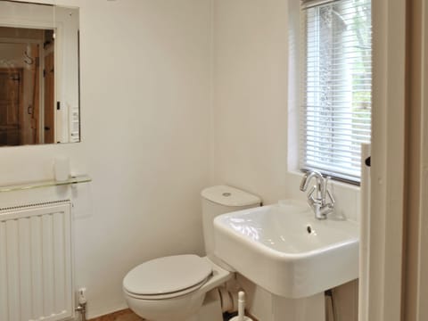 Bathroom | Calton Cottage, Kettlewell