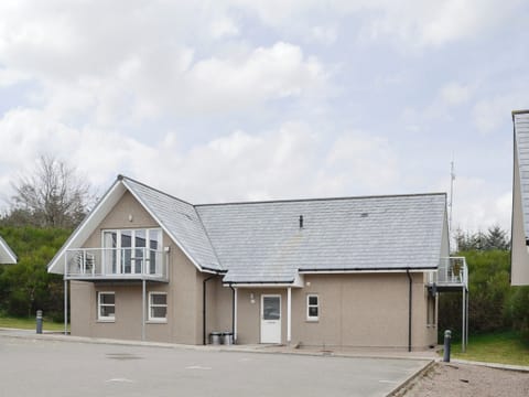 Attractive holiday home | No 32 - Queens Court, Inchmarlo, near Banchory