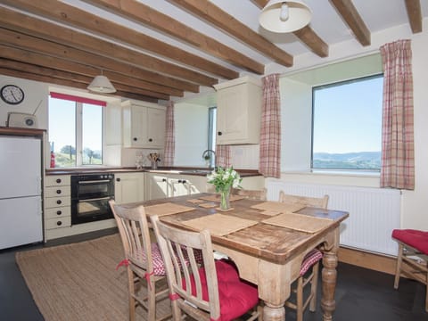 Kitchen/diner | Cefn Bach, Nr. Betws-y-Coed