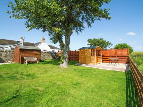 Beautiful garden with summerhouse | The Paddock, Portmahomack, near Tain