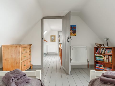 Twin bedroom | Seafield House, Lochinver