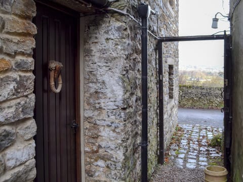 Exterior | Mushroom Cottage - Mullions and Mushroom Cottage, Castleton