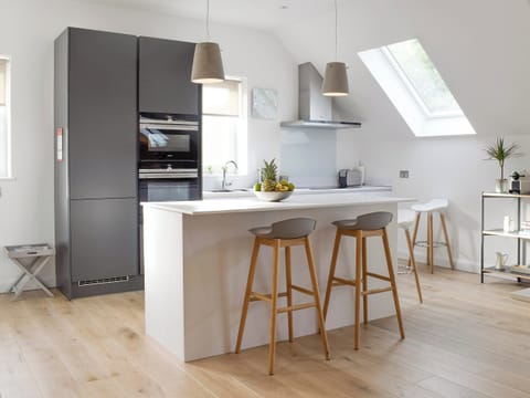 Well-equipped kitchen with &lsquo;Kitchen Island&rsquo; | Kenmore Lodge, Balnaskeag, near Kenmore