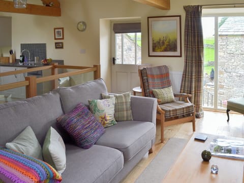 Warm and inviting open plan living area | Brow View Cottage, Ravenstonedale, near Kirkby Stephen
