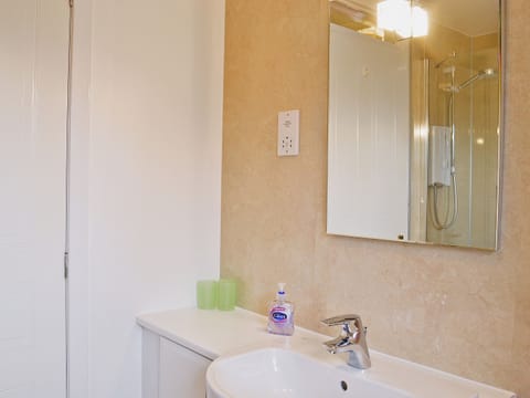 Bathroom | Glenrothay, Dalfaber, Aviemore
