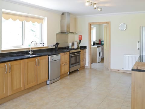 Spacious and well-equipped kitchen | March Cottage, Glen Cassley, near Lairg