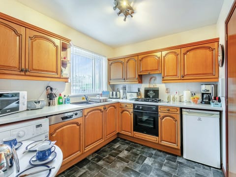 Kitchen | Ocean View, Banff