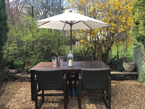 Sitting-out-area | Ivy Cottage, Skipton