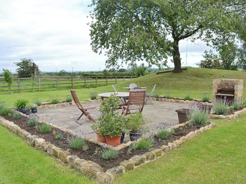 Spacious well planted garden | Knayton Moor Cottages, Knayton, nr. Thirsk