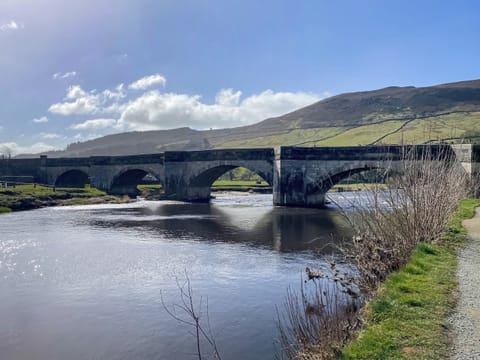 Burnsall Bridge and Fell in the background | Pipit Cottage, Burnsall near Grassington