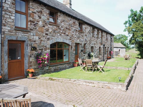 Exterior | Harbut Law Holiday Cottages - The Milking Parlour, Alston
