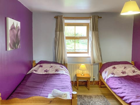 Twin bedroom | The Milking Parlour - Harbut Law Holiday Cottages, Alston