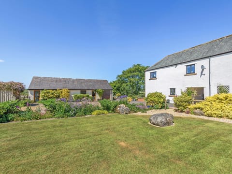 Garden | New Park Farm CottagesChurch Cottage, near Keswick