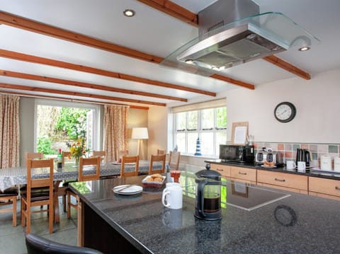 Kitchen/diner | The Farmhouse, Carnmenellis, between Falmouth and St Ives
