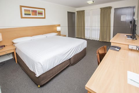 Family Room, Multiple Beds | Blackout drapes, free cribs/infant beds, free WiFi, bed sheets