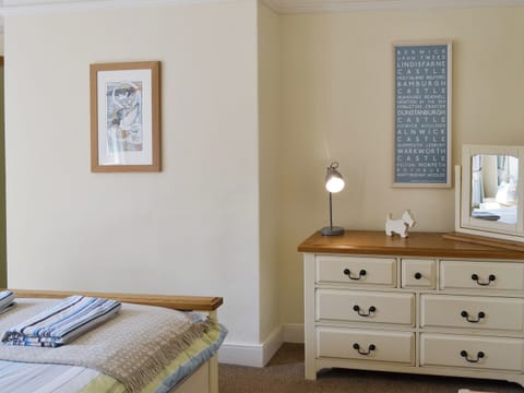 Good-sized double bedroom | Grosvenor Cottage, Alnmouth