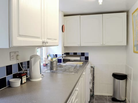 Kitchen | Drum And Monkey Cottage, Chapel-en-le-Frith