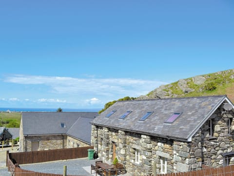 Exterior | Bwlchgwyn Equestrian Holidays - Hen Ysgubor, Arthog, nr. Fairbourne