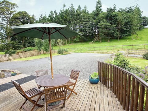 Sitting-out-area | Llofft Stabal, Llanerfyl