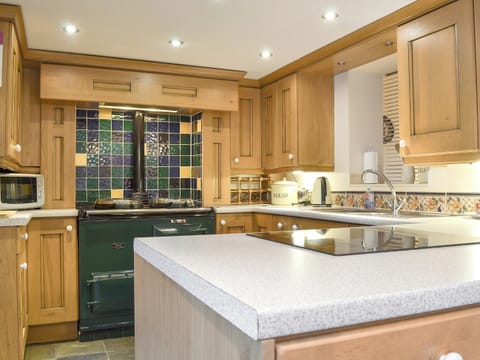 Well equipped kitchen | Wren Cottage, Ross-on-Wye