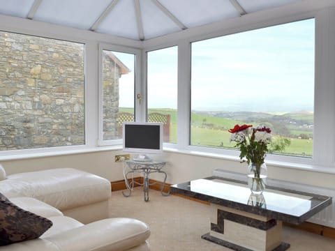 Lovely conservatory with far reaching views | No 4 Pengraig Draw - Pengraig Cottages, Near Llanfarian