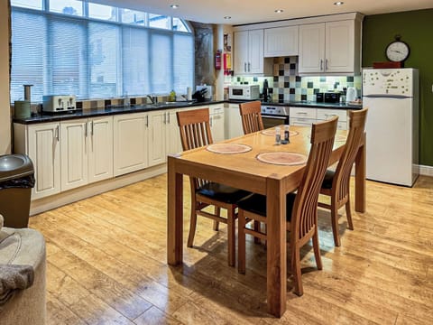 Kitchen/diner | Oak Tree Barn - Oak Tree Holiday Lets, Otterburn
