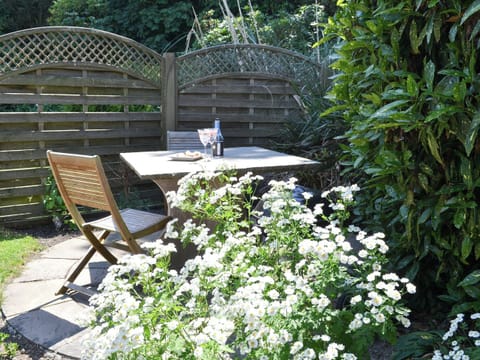 Sitting out area | The Old Wash House, Mevagissey