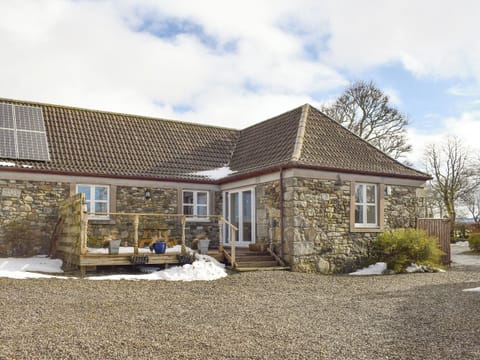 Delightful holiday cottage | White Wisp, Kinross