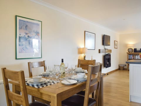 Convenient dining area | White Wisp, Kinross