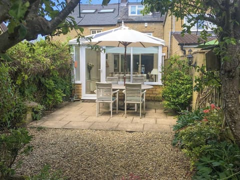Patio | Dolls Cottage, Bourton-on-the-Water