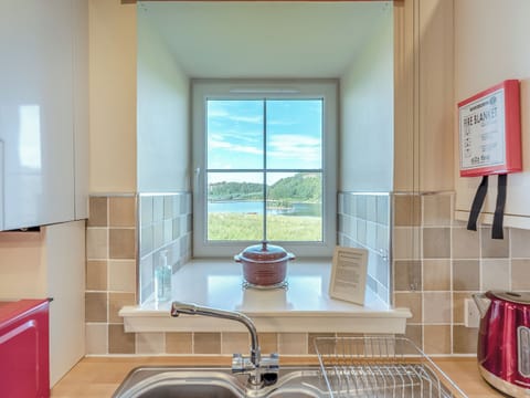 Kitchen | Kestrel Cottage - Osprey Hideaways, Stirling