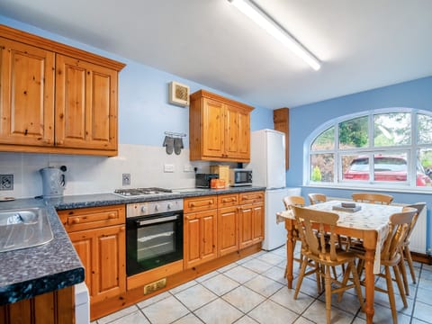 Kitchen/diner | The Granary - Hopgrove Farm Cottages, York