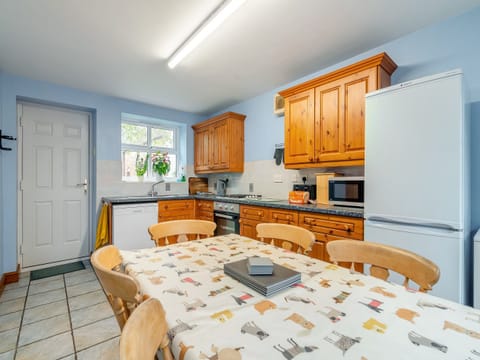 Kitchen/diner | The Granary - Hopgrove Farm Cottages, York