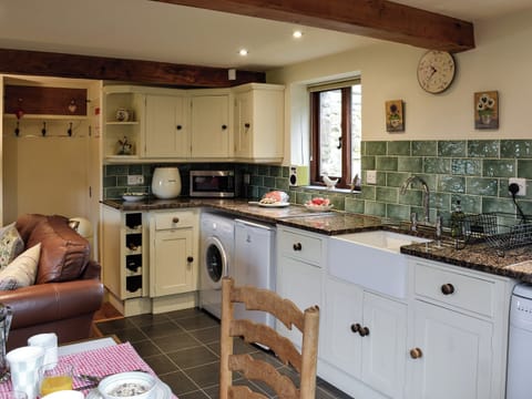Kitchen / diner | Bryn Dedwydd Cottage, Eryrys, near Mold