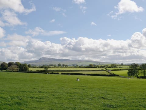 View of the wonderful surrounding countryside | Gallaber Cottage, Burton-in-Lonsdale, Carnforth